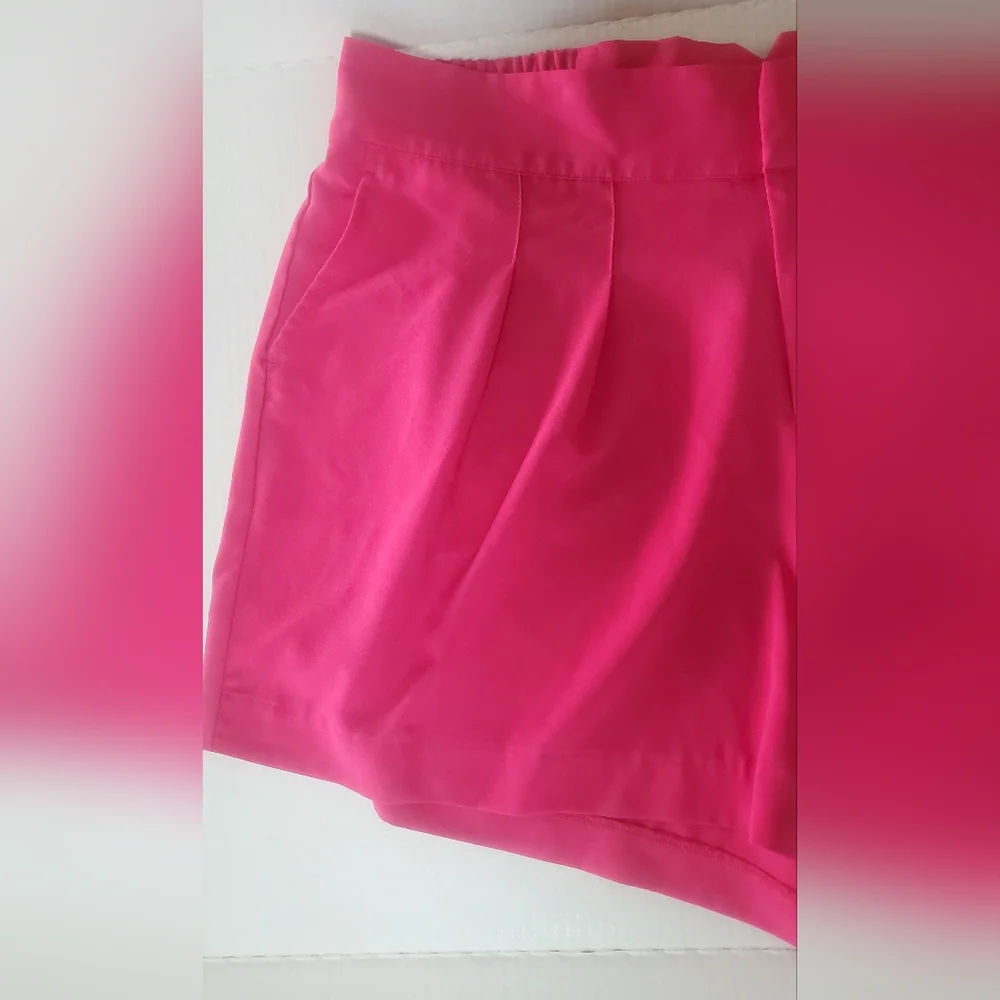 TORRID hot Pink Size 22 Wide Leg Studio‎ Crepe shorts with pockets